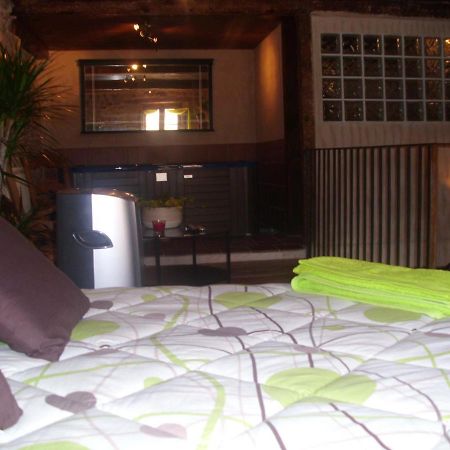 Casa Rural Con Jacuzzi Taberna Del Tio Pedro Cabanas de Polendos Ngoại thất bức ảnh