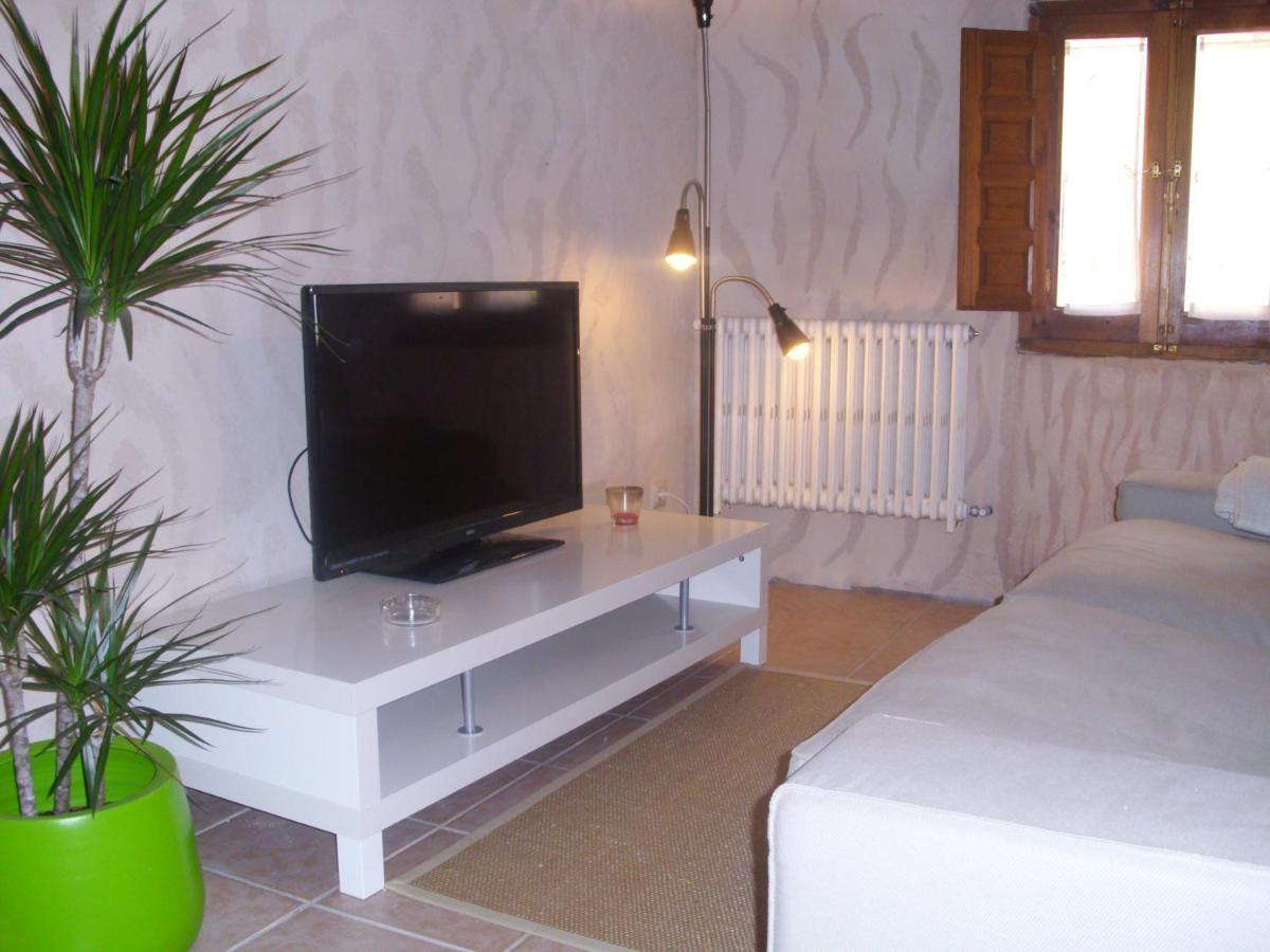Casa Rural Con Jacuzzi Taberna Del Tio Pedro Cabanas de Polendos Ngoại thất bức ảnh