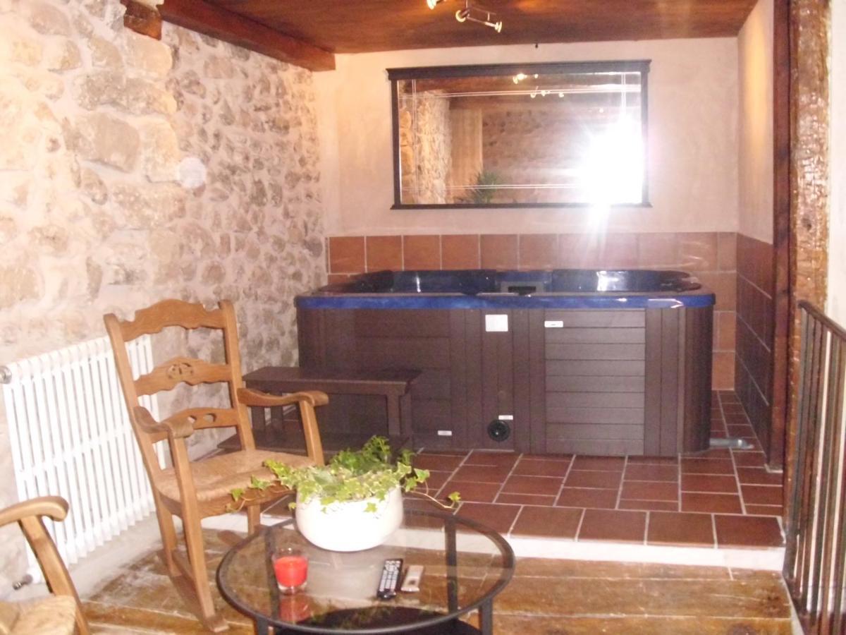 Casa Rural Con Jacuzzi Taberna Del Tio Pedro Cabanas de Polendos Ngoại thất bức ảnh