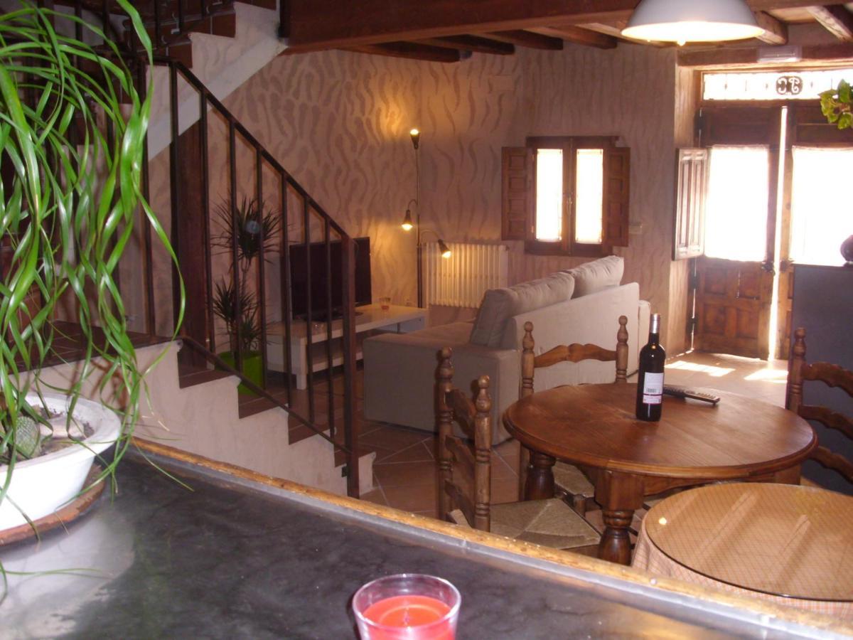 Casa Rural Con Jacuzzi Taberna Del Tio Pedro Cabanas de Polendos Ngoại thất bức ảnh